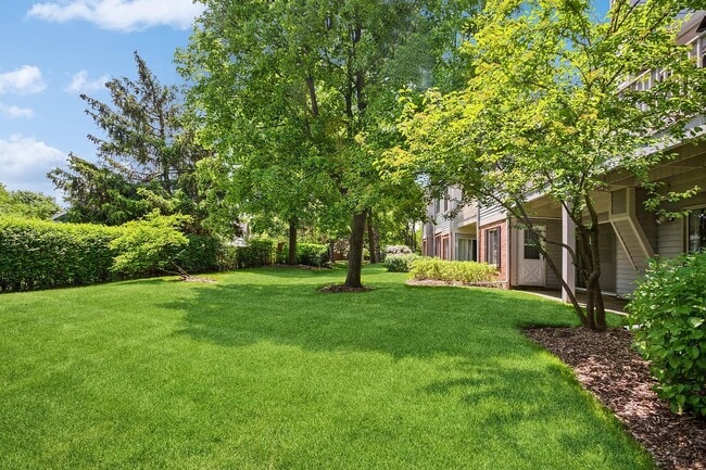 Building Photo - 321 Pembroke Ct