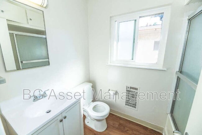 Building Photo - 1932 Ethan Wy