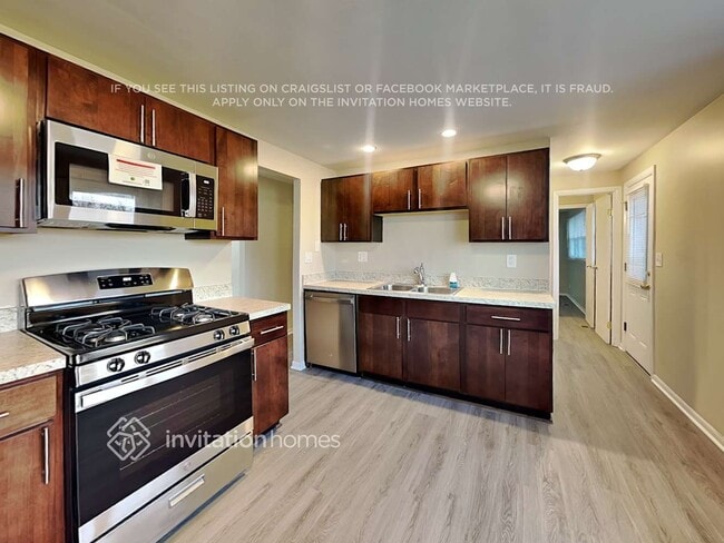 Building Photo - 800 S Cedarcrest Dr