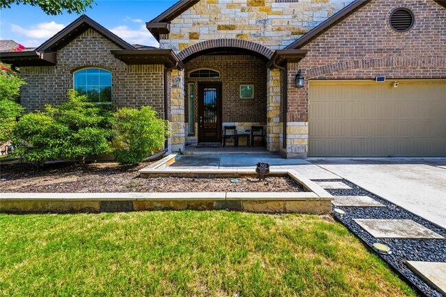 Building Photo - 3013 Chalice Well Dr