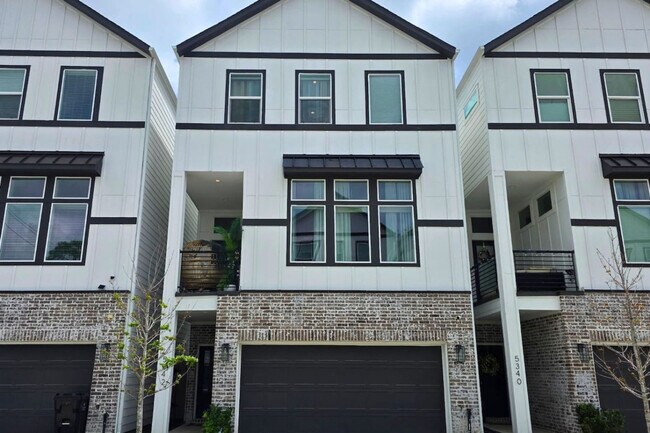 Building Photo - 5342 Donovan Gdns Ln