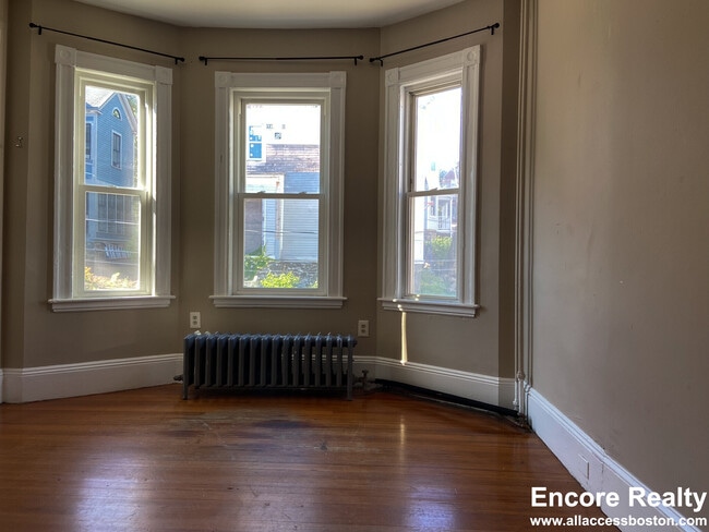 Building Photo - 8-8 Sunset St