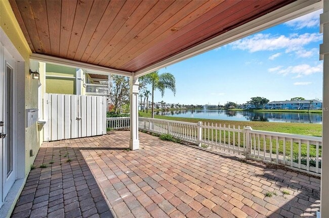 Building Photo - 108 Pompano Dr SE