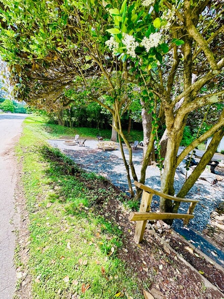 Building Photo - 1 Christopher St