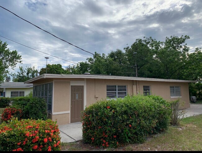 Building Photo - 2150 5th St NE