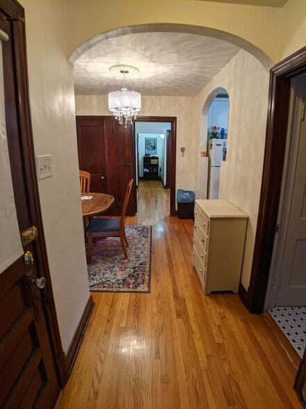 Dining Area - facing front - 6633 Alamo Avenue