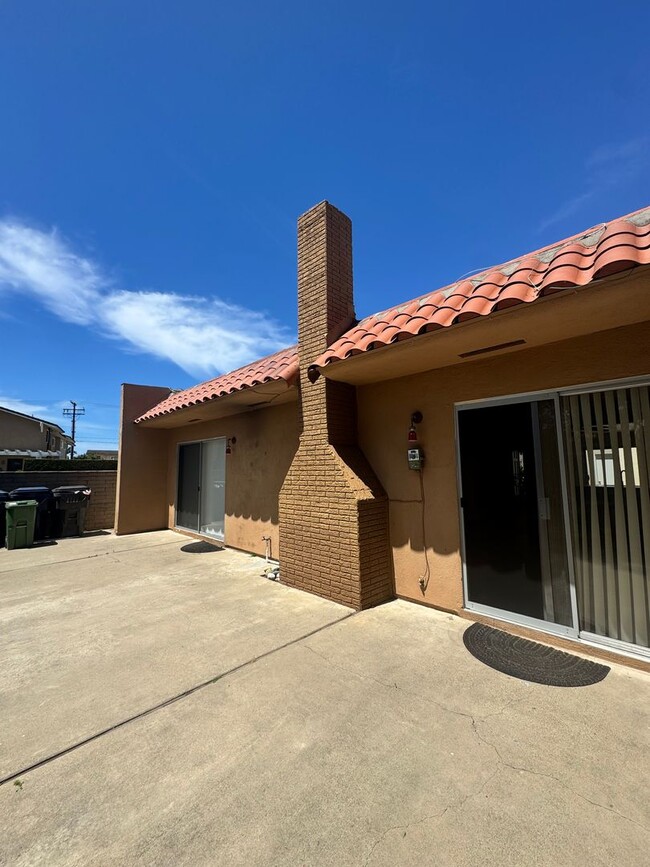 Building Photo - 17740 La Rosa Ln