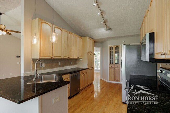 Building Photo - 501 Spratlin Dr