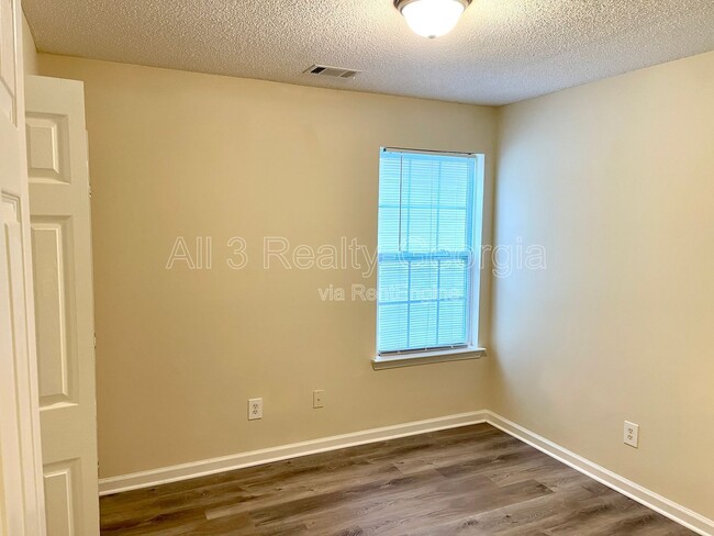 Building Photo - 29 Preserve Dr