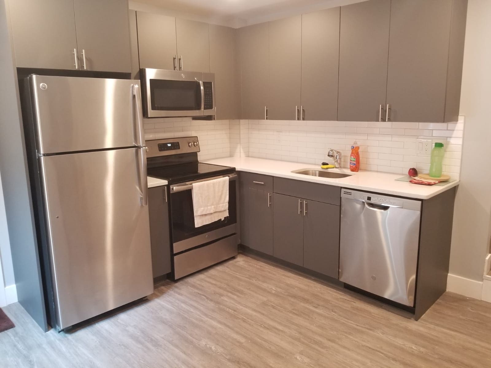 Building Photo - 327 S 46th St