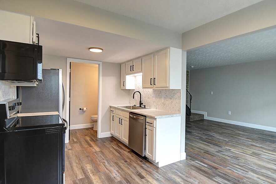 Building Photo - 306 Chadwick Pl