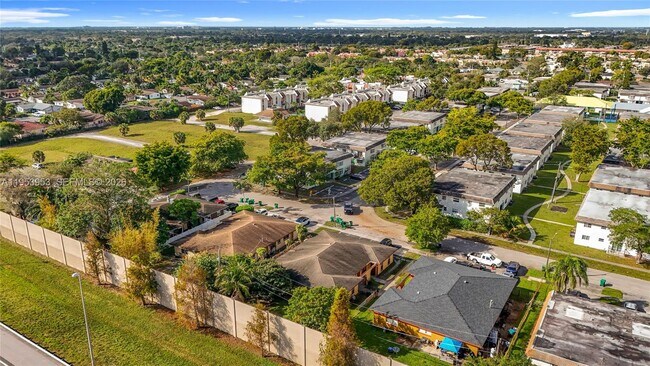 Building Photo - 1800 NW 52nd Ave