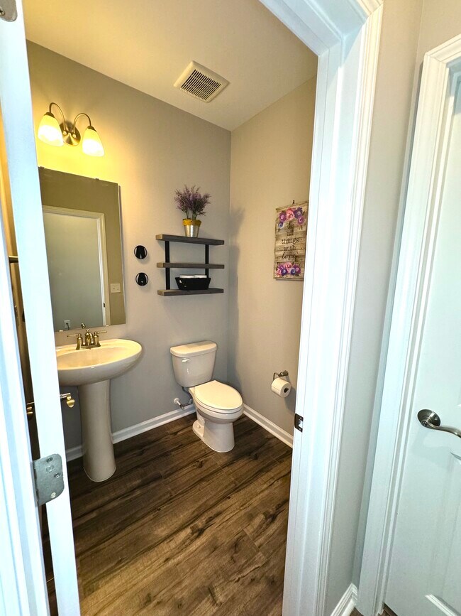 Building Photo - 321 Heritage Regency Dr