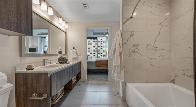 Building Photo - 216 Brazos St