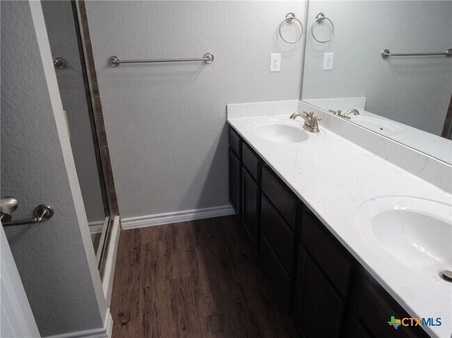 Building Photo - 1714 Risen Star Ln