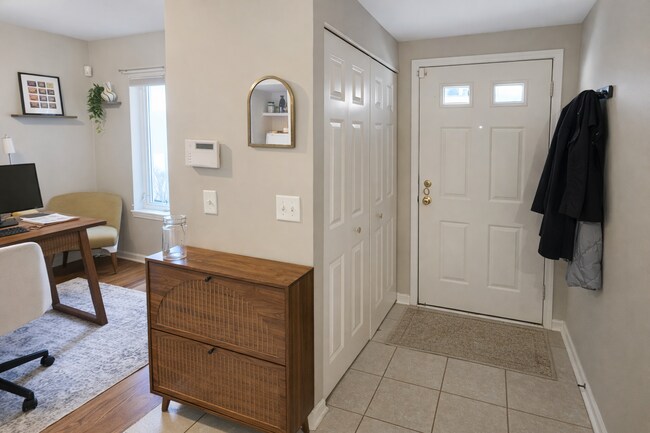 Building Photo - 2331 N Lister Ave