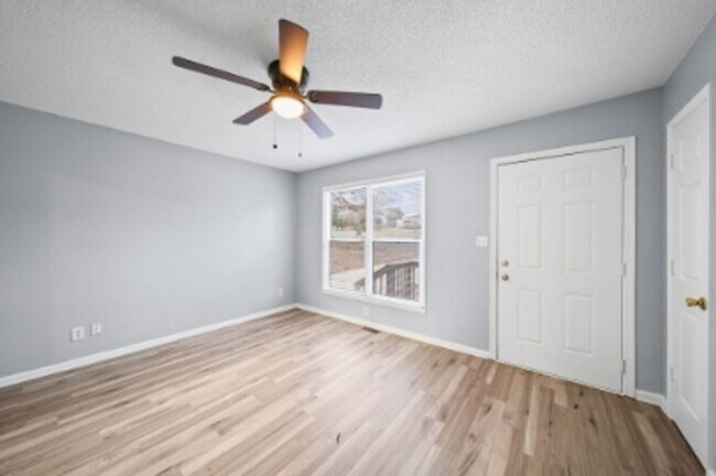 Building Photo - 3 Bedroom 1 Bath Home - Recently Refreshed