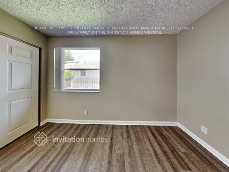 Building Photo - 4433 NW 67th Ave
