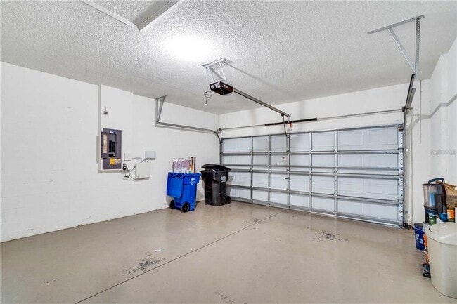 Building Photo - 11337 Village Brook Dr