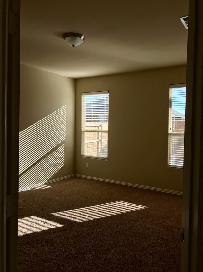 Building Photo - COMING SOON!!  Beautiful Home in Parks Bell