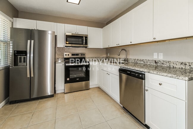 Building Photo - 3221 Thistle Hill Dr