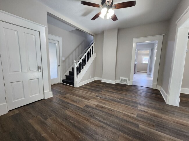 Building Photo - Spacious 5-Bedroom, 2-Bathroom Home AVAILA...