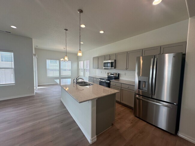 Building Photo - Modern 3-Bed, 3-Bath Home in District 20!!