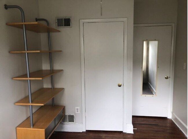 Building Photo - 646 Pickford Pl NE