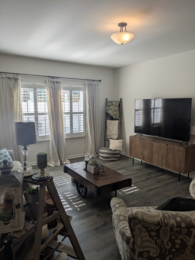 Building Photo - 7481 Hartsfield Dr