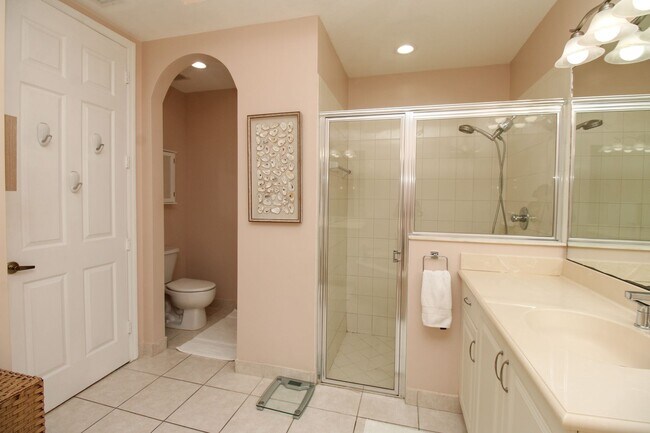 Building Photo - MARIPOSA ** SEASONAL (90 DAY MINIMUM STAY)...