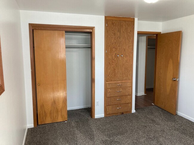 Building Photo - 4th Street Duplex