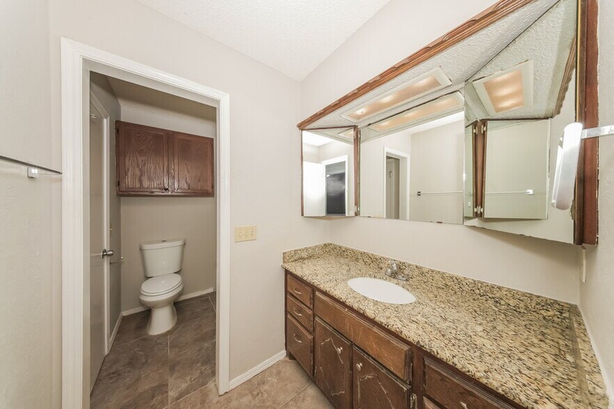 Building Photo - 9713 Hummingbird Ln