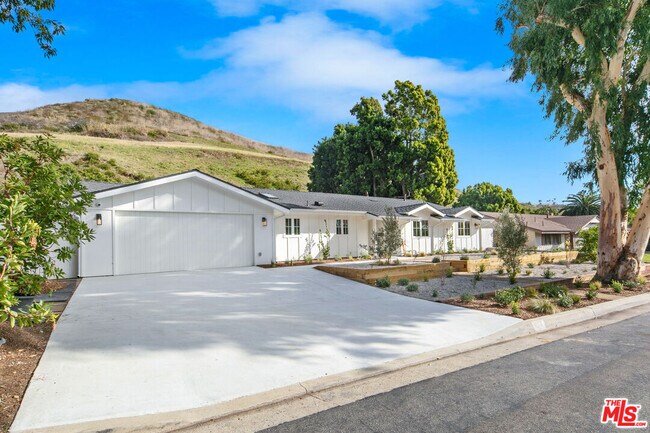 Building Photo - 6174 Paseo Cyn Dr