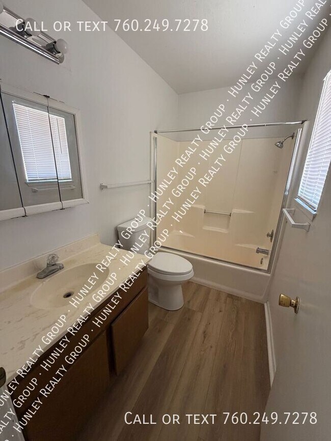 Building Photo - 15975 Calandria Way