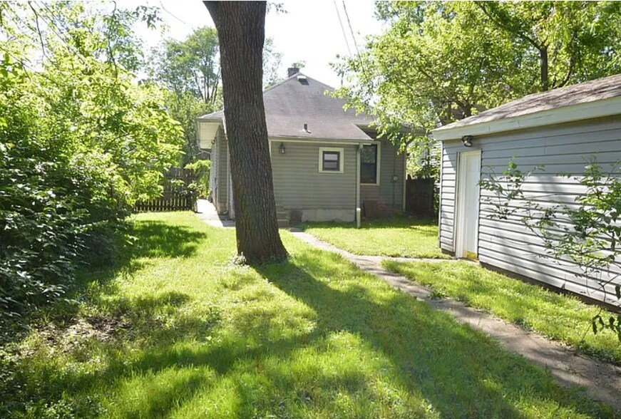 Building Photo - 4049 Byram Ave