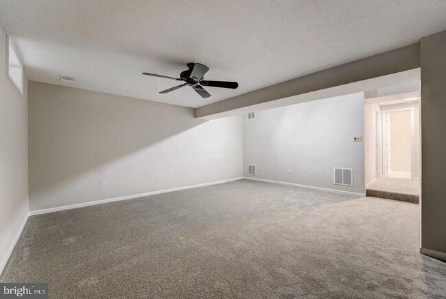 Building Photo - 1248 Quaker Ridge Dr