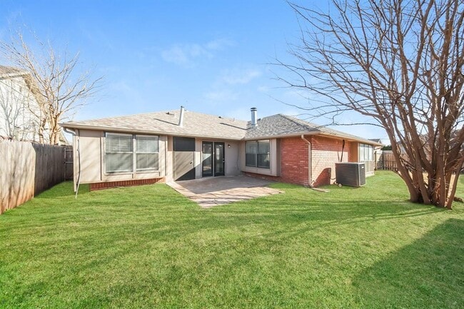 Building Photo - 11901 Blue Moon Ave