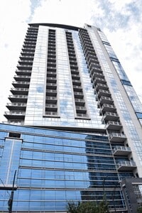 Building Photo - 333 W Trade St