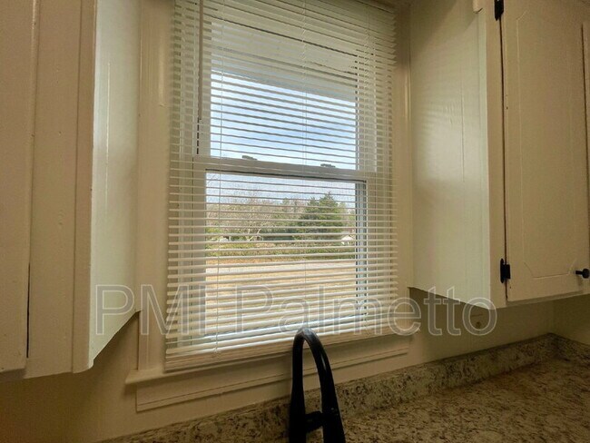 Building Photo - 105 W High St