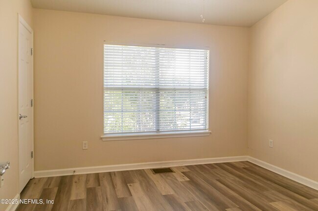 Building Photo - 8121 Summer Palm Ct