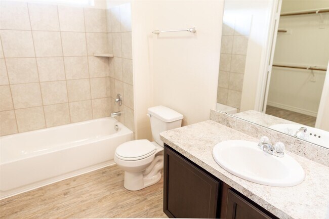 Building Photo - 13815 Winding Path Ln