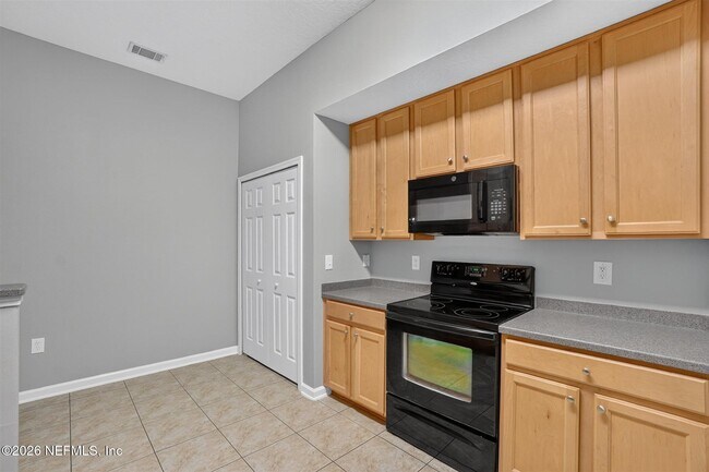 Building Photo - 13851 Herons Landing Way