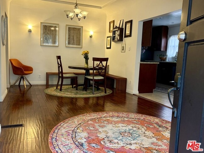 Building Photo - 429 N Sierra Bonita Ave