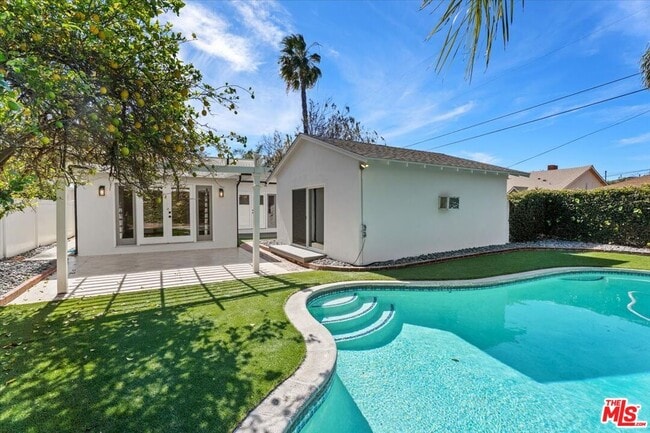 Building Photo - 12423 Martha St