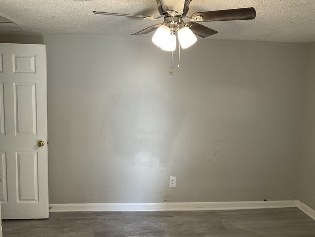 Building Photo - 116 Plaza Dr