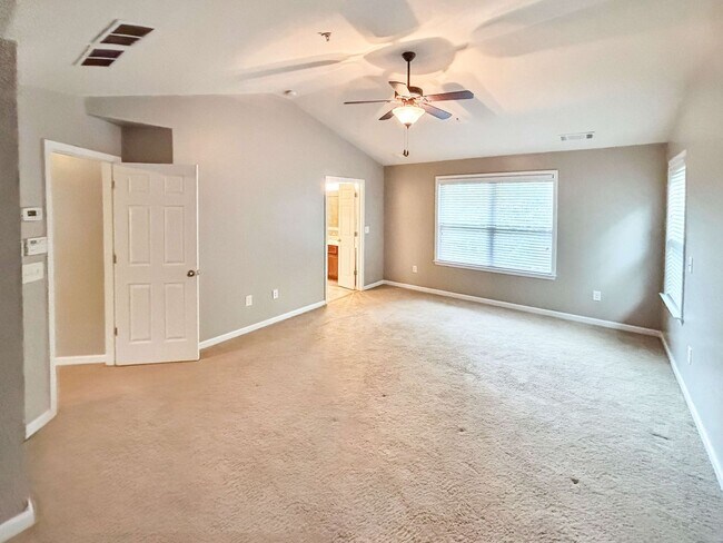 Building Photo - End Unit Townhome - 3BR, 2.5BA with Garage