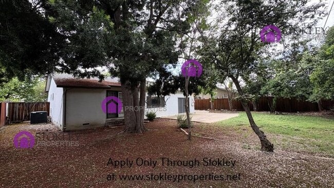 Building Photo - 1613 Lynwood Dr