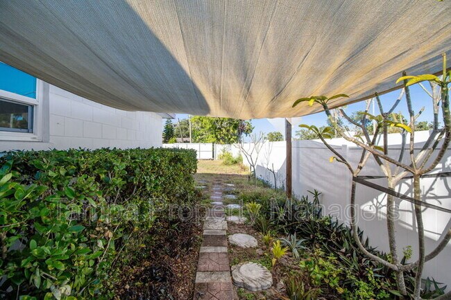 Building Photo - 5801 Emerson Ave S