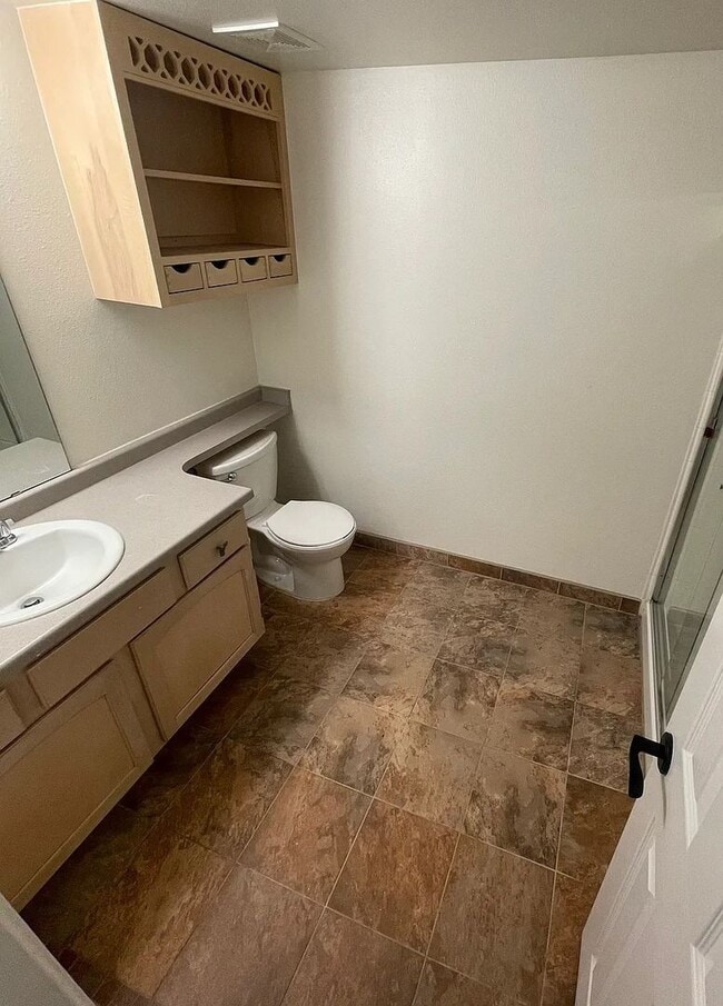 Building Photo - 2 Bed, 2 bath in Quiet Community. New HVAC, New Flooring. Community pool and clubhouse access. MO...