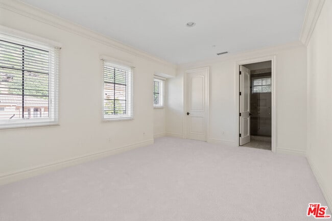 Building Photo - 3697 Benedict Canyon Ln